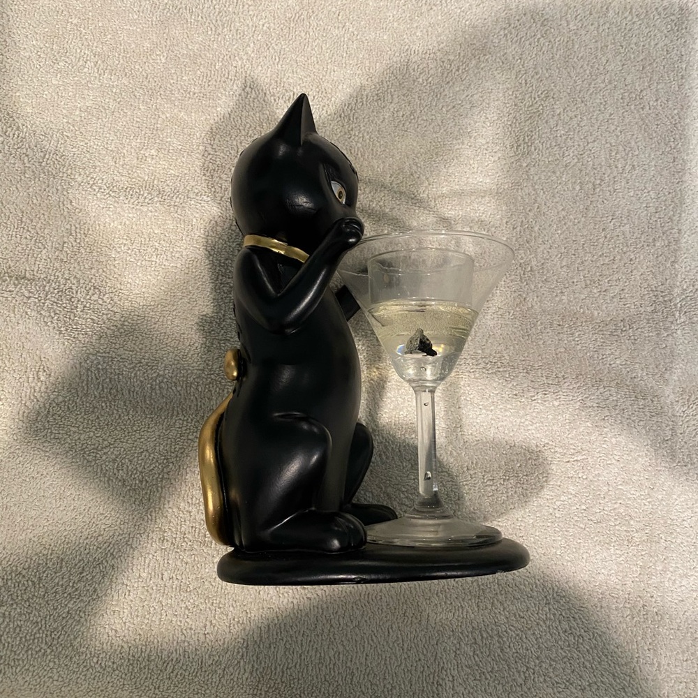 Yankee Candle Black Cat fishing in Martini Glass